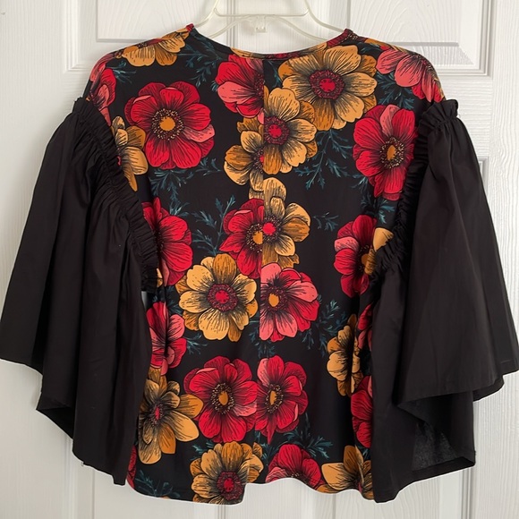 Floral Black Red and Yellow Blouse with Oversized Black Bell Sleeves. - Picture 4 of 5